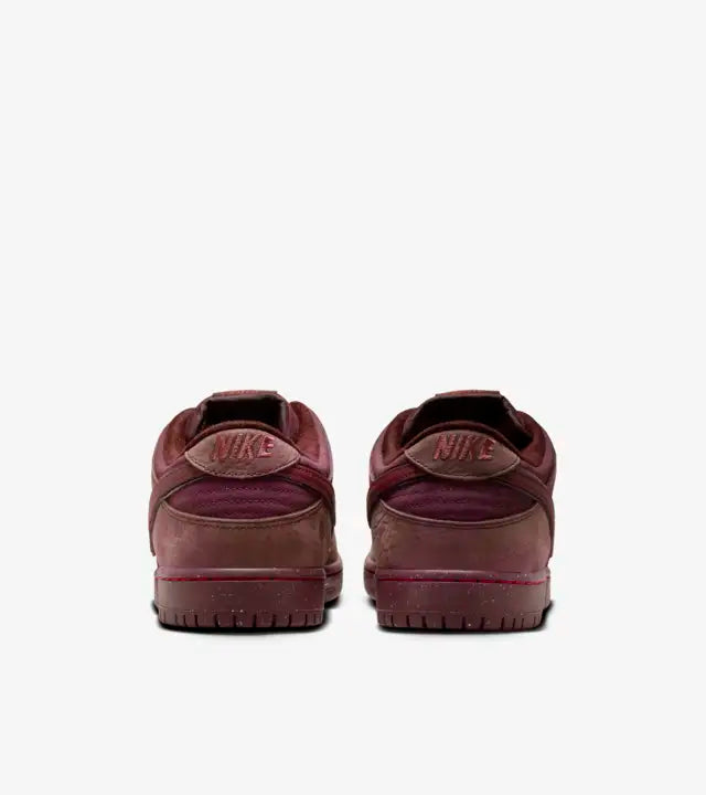 Nike SB Dunk Low ''Burgundy Crush''