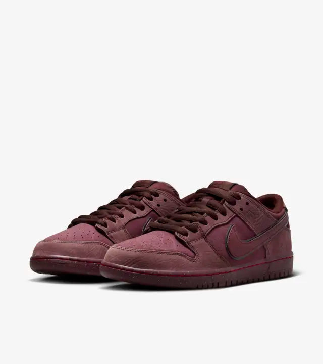 Nike SB Dunk Low ''Burgundy Crush''