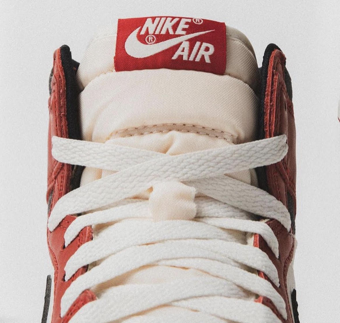 Air Jordan 1 Retro 1985 High OG Chicago ''Lost & Found''